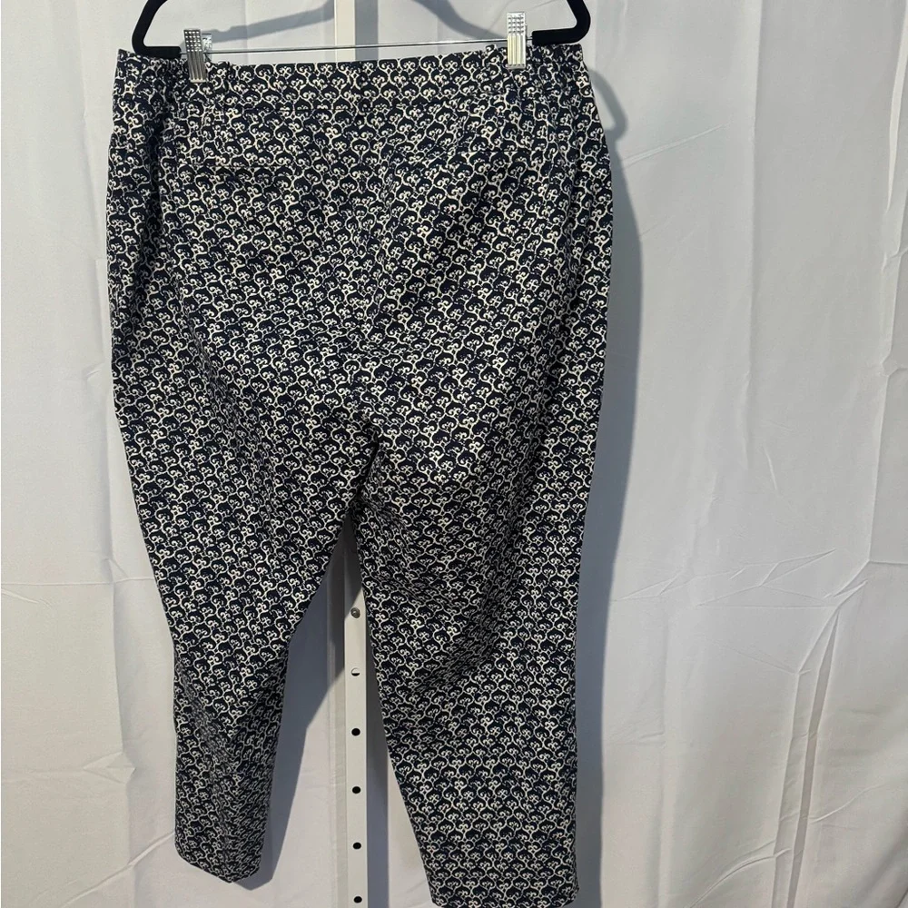 Talbots Woman Blue and Cream Patterned Trousers Size 16W - Picture 3 of 4